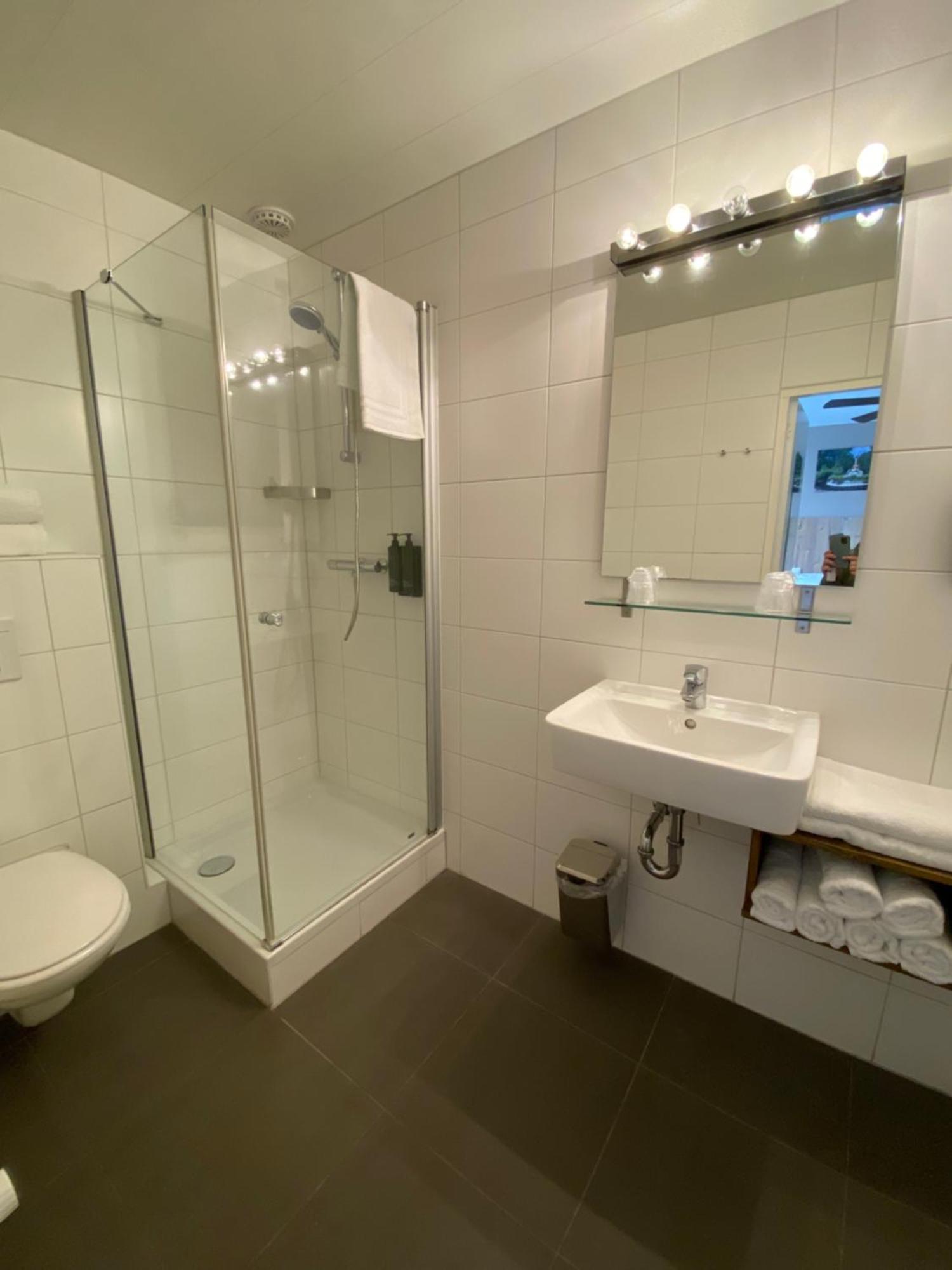 Hotel Emilia Kaatsheuvel Ngoại thất bức ảnh