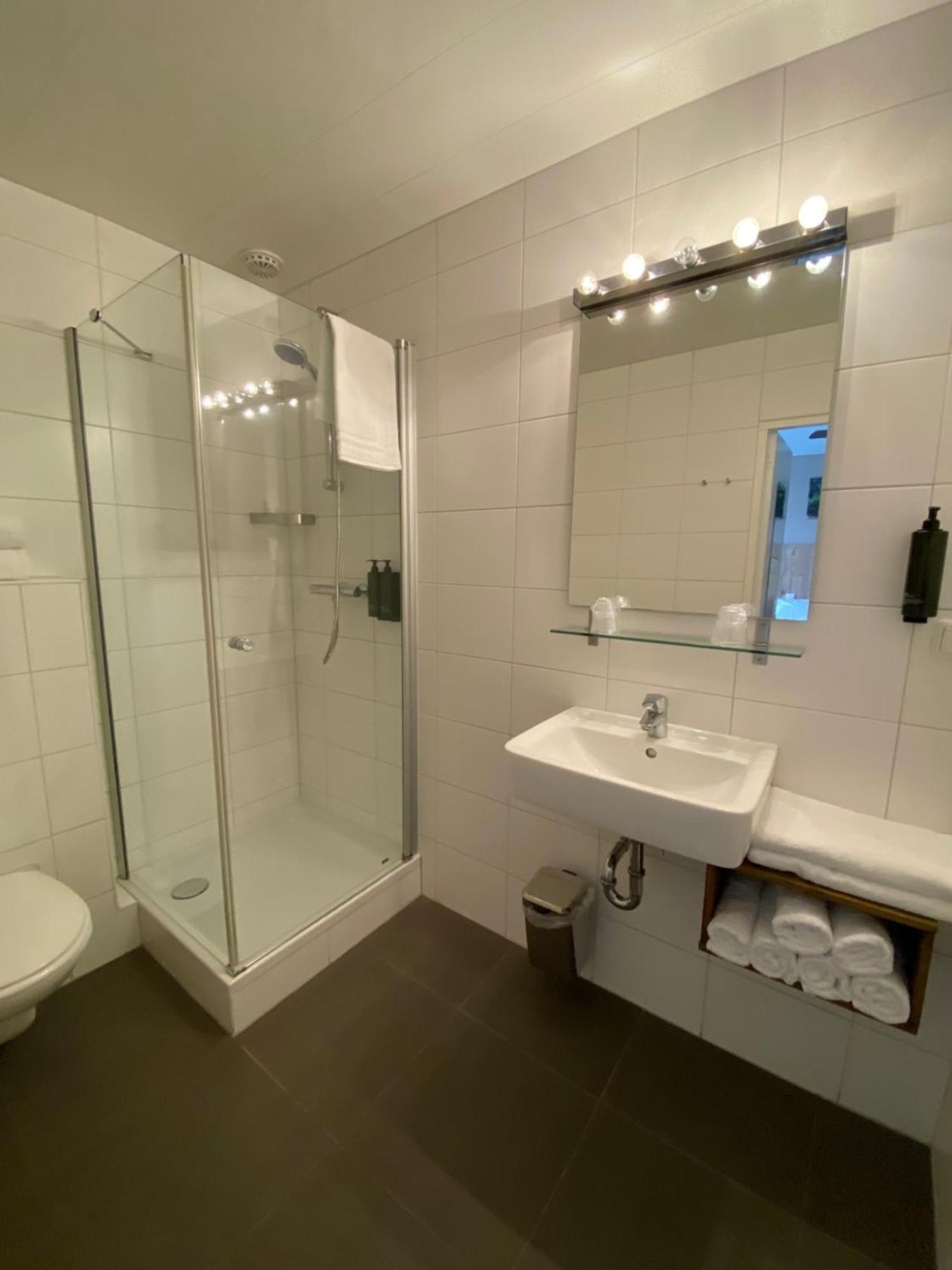 Hotel Emilia Kaatsheuvel Ngoại thất bức ảnh
